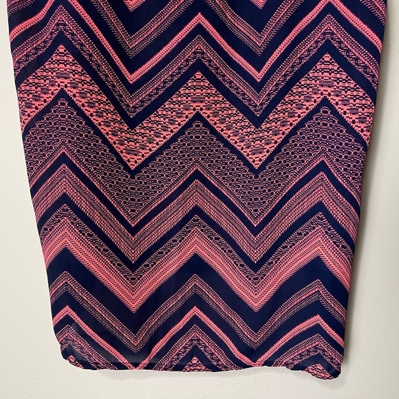 Pink Republic Short Sleeve Chevron Blouse - Picture 6 of 11